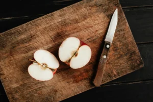 can dogs eat apples - PetTrainGuide